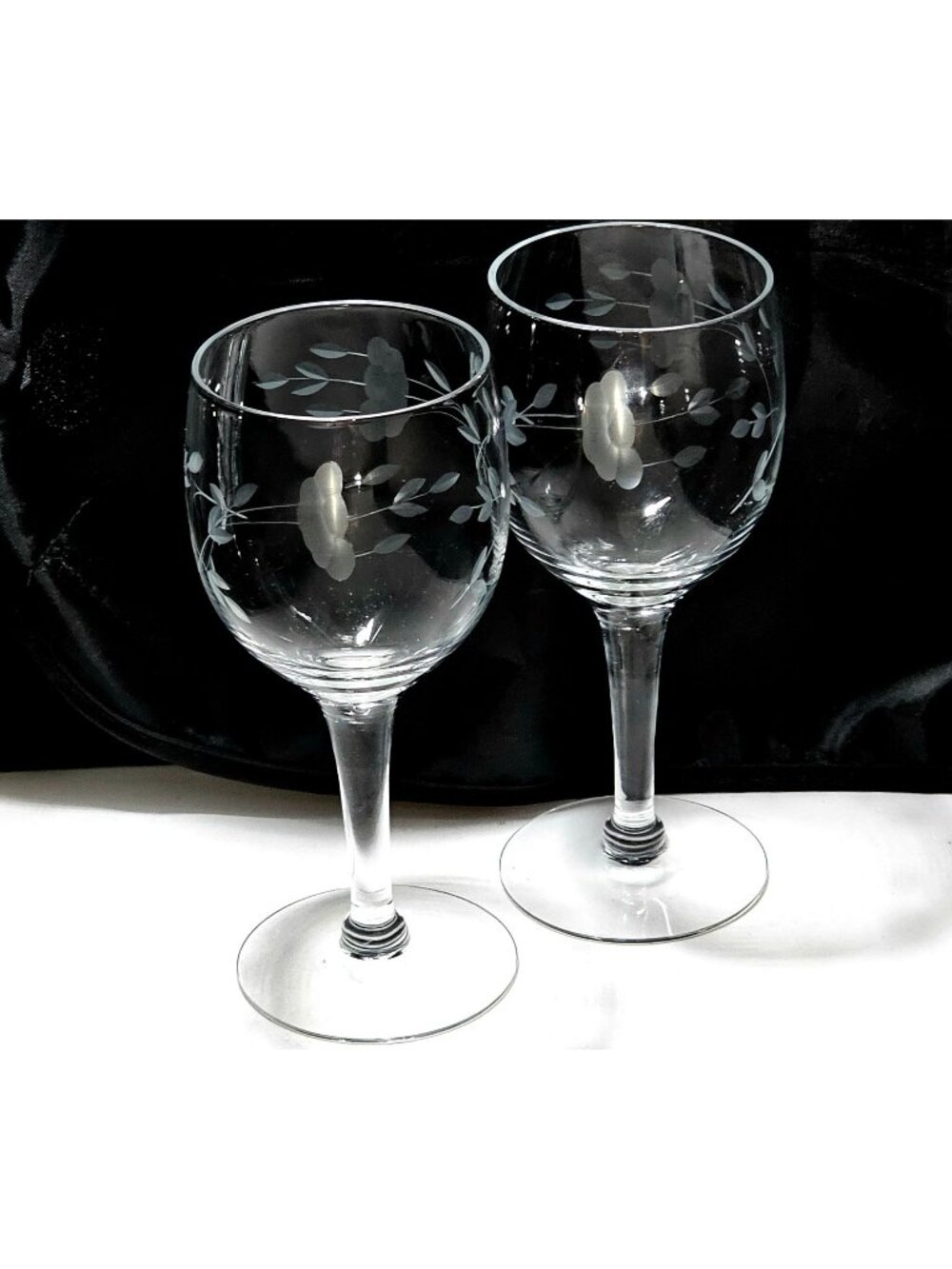 2 Princess House Heritage Wine Glasses 6" set handblown Etched Crystal romantic